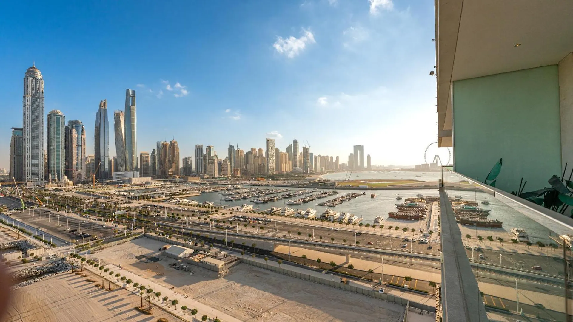 Emaar Beachfront - 3Br With Huge Balcony And Panoramic View Of Marina By Tlre Holiday Homes Dubai