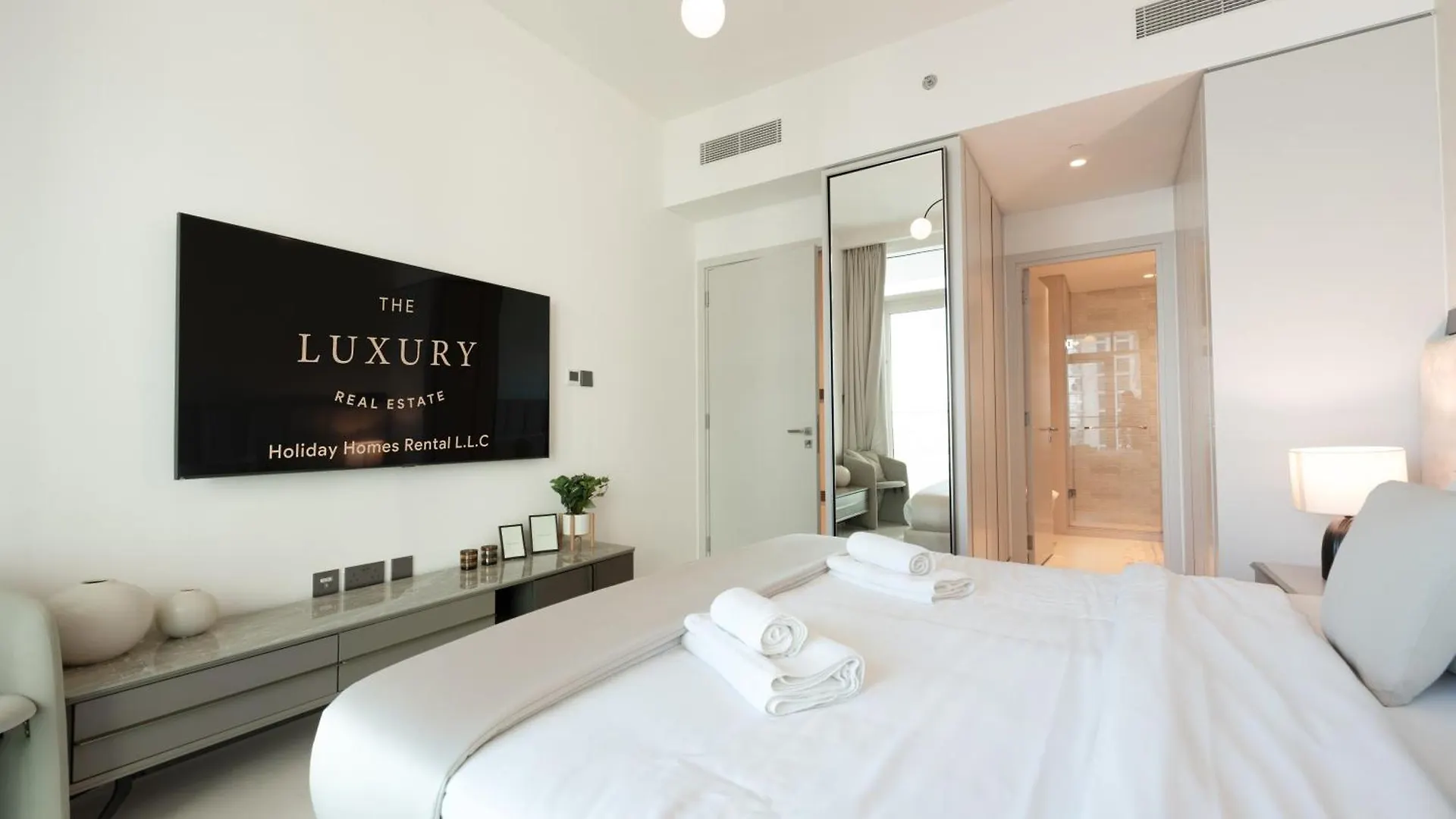 Apartment Emaar Beachfront - 3Br With Huge Balcony And Panoramic View Of Marina By Tlre Holiday Homes Dubai United Arab Emirates